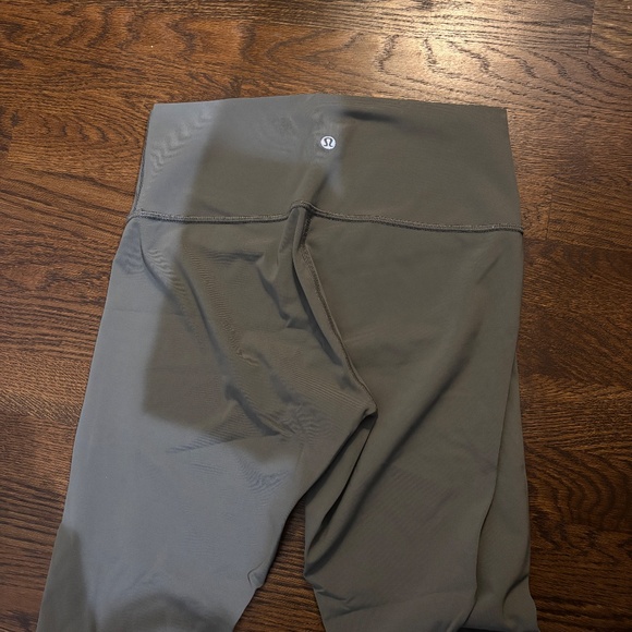 lululemon wonder under sage green - Picture 4 of 4